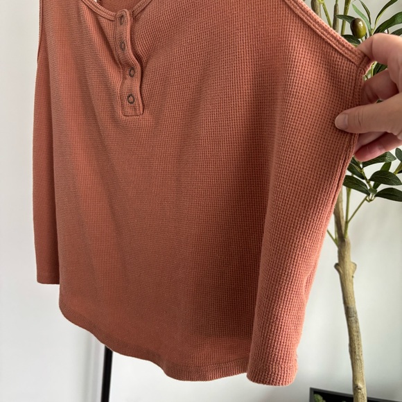 • [Old Navy] Racerback • - Picture 5 of 12